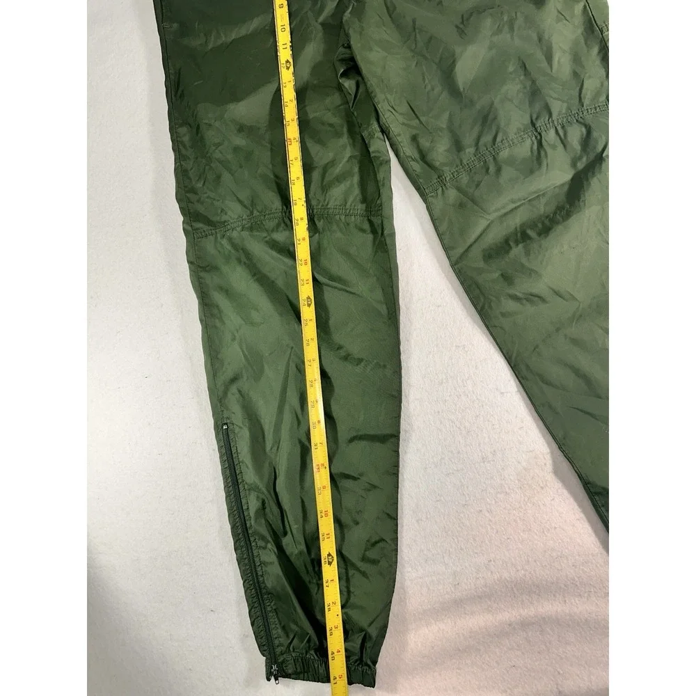 Nike Men's M Green Nylon Track Pants Drawstring Elastic Waist Zip Pockets Solid